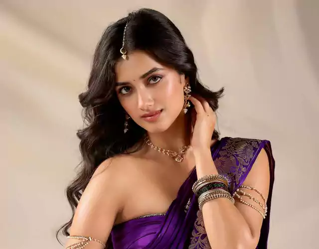 Bhagyashri Borse Stuns in a Royal Purple Saree